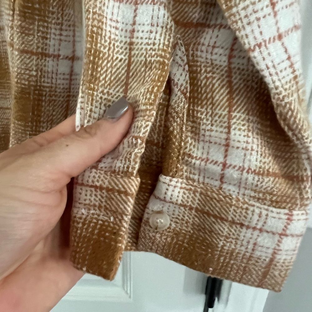 Plaid Shacket, size medium - Picture 5 of 6